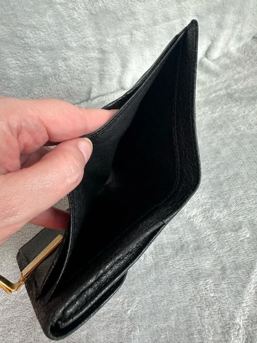 Gucci Black Leather Wallet Gold Clasp Vintage Made in Italy ✨ - Picture 11 of 14